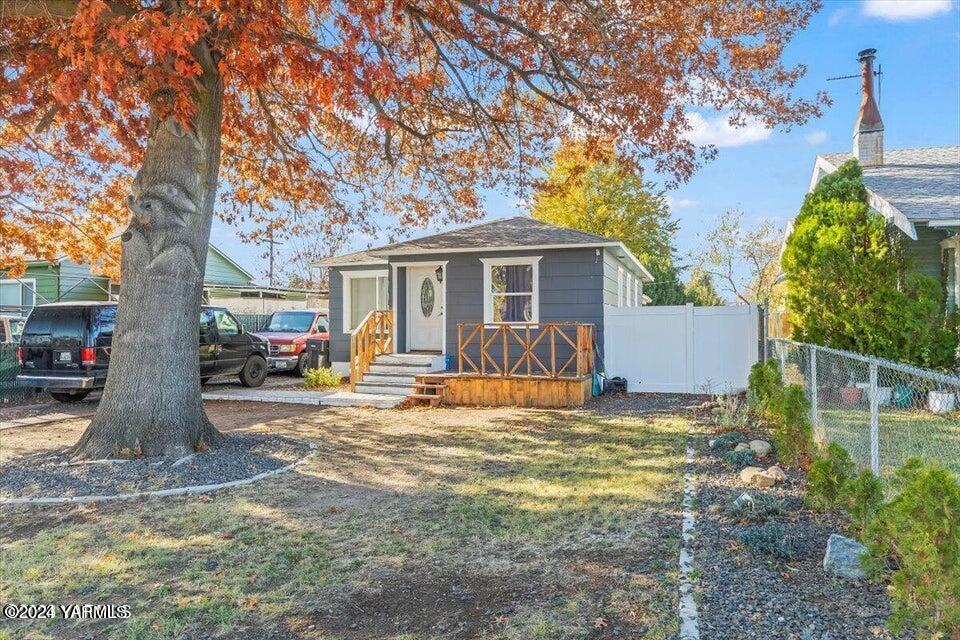 1204 S 10th Ave — photo