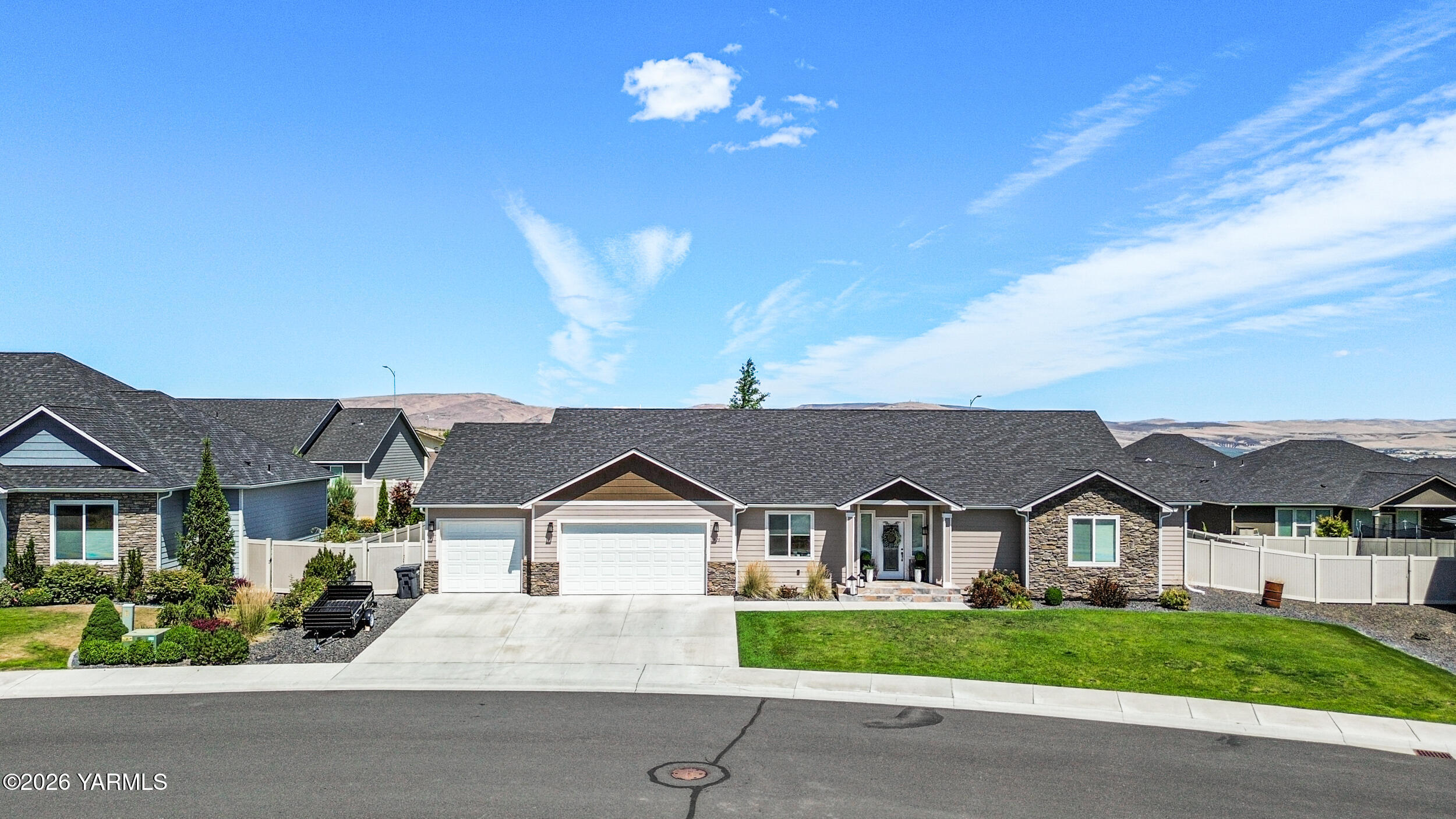 1475 Valhalla Lp — photo