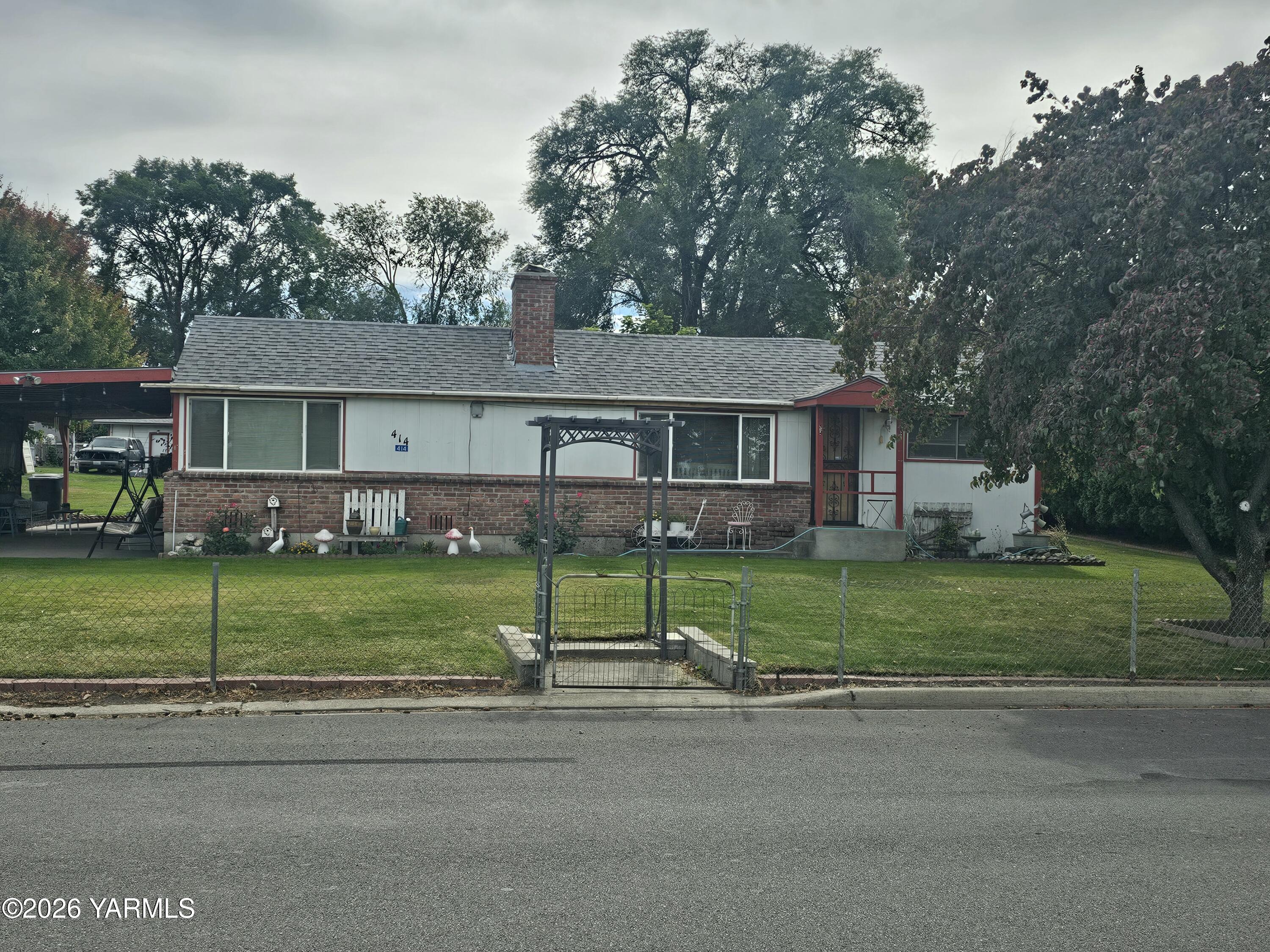 414 Mentzer Ave — photo
