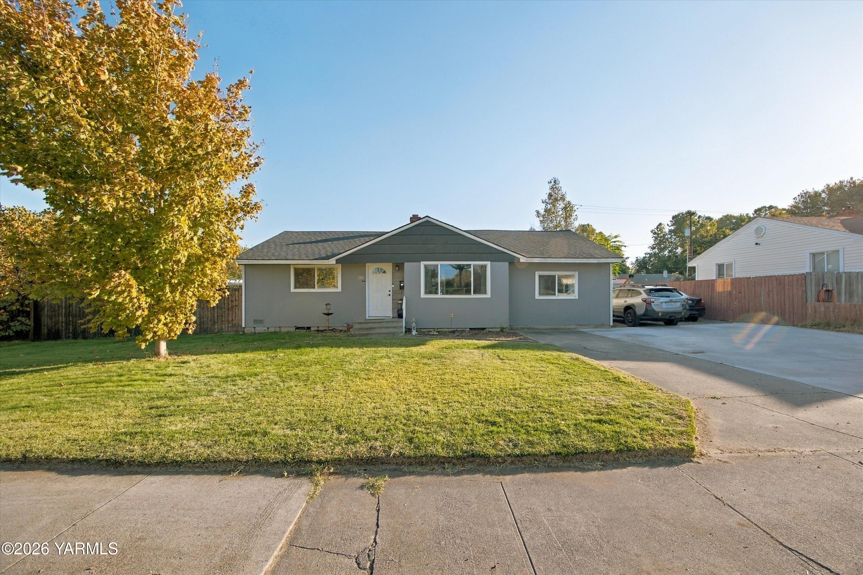 2101 W Kennewick Ave — photo