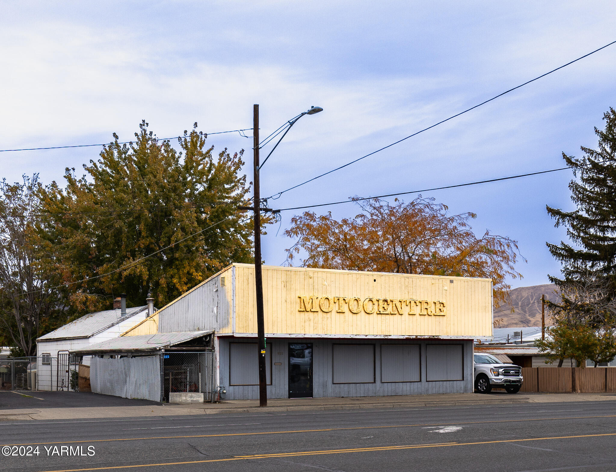 921 Fruitvale Blvd — photo