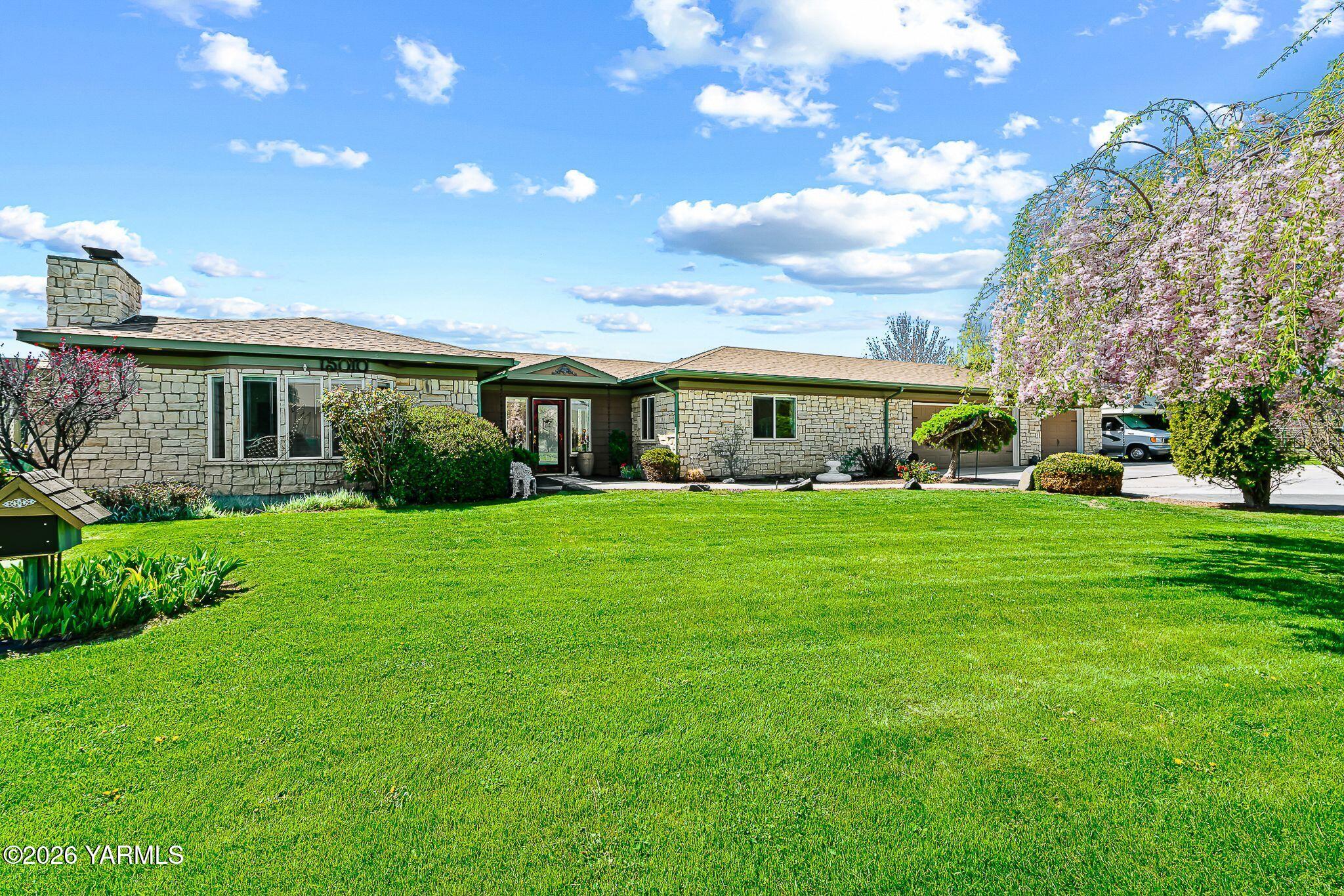 15010 Fisk Rd, Yakima, WA 98908 — photo 2
