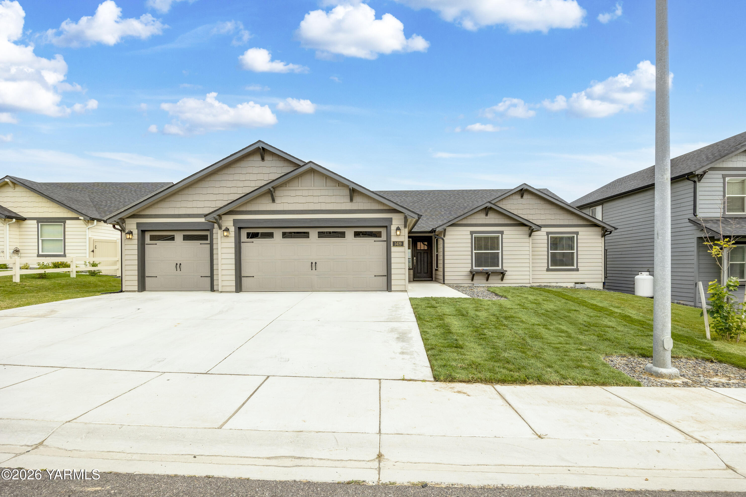 1419 SW Kelandren Dr — photo